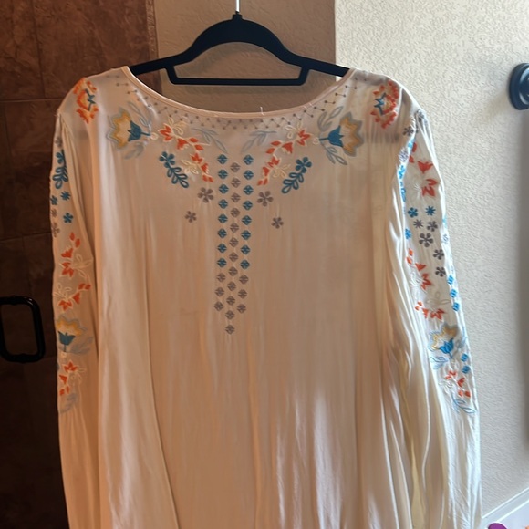 Cute top - Picture 7 of 7